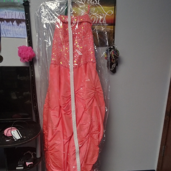 Prom Dress - Picture 1 of 5